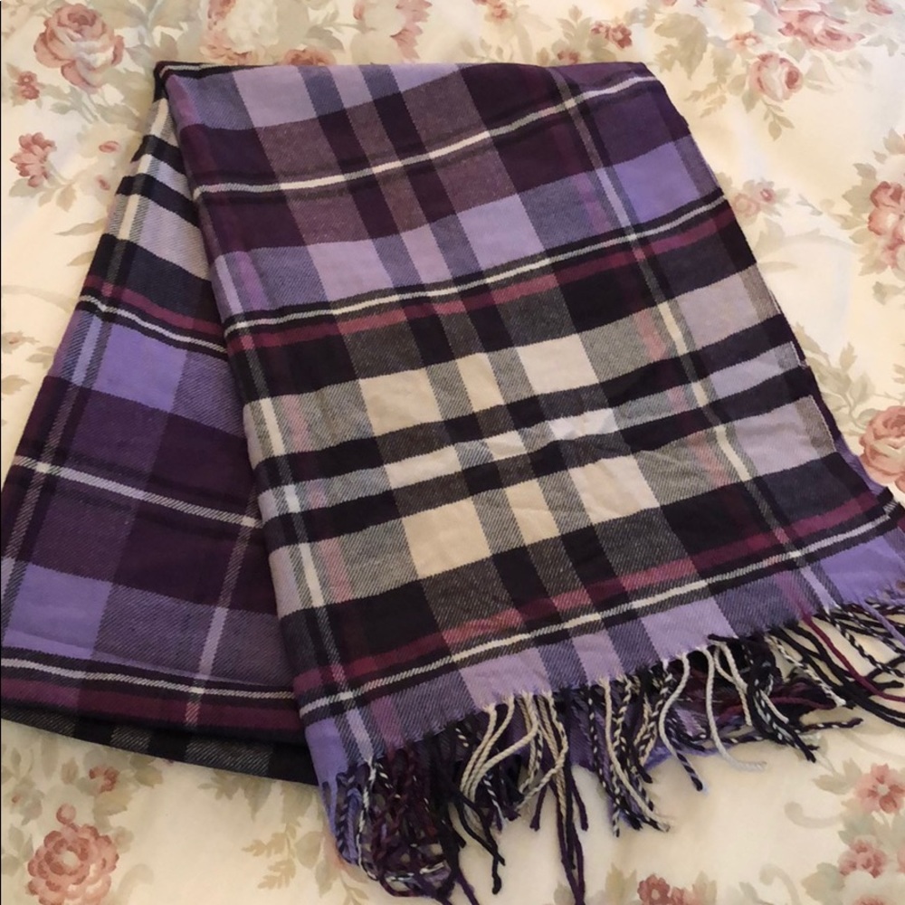 Super soft purple blanket scarf